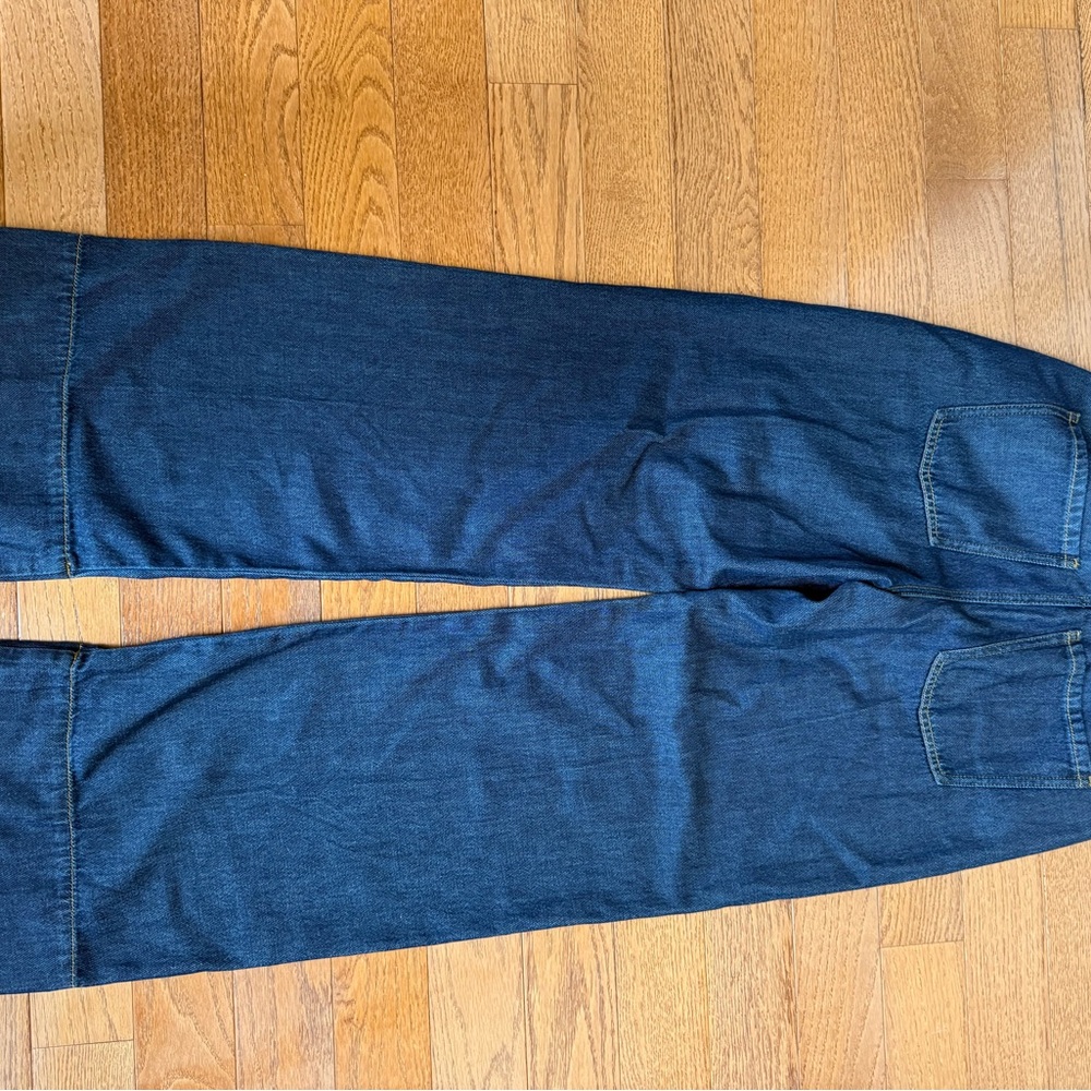 Cabi Beau Jeans
Size 8 
Fall ‘25
Style 4904 Regular length - Picture 8 of 11